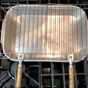 Secondhand Stainless steel grill rack and a tray light weight for Picnic